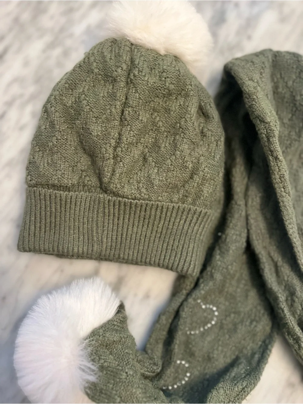 Little Girl’s Green Pom-Pom Beanie & Scarf Set